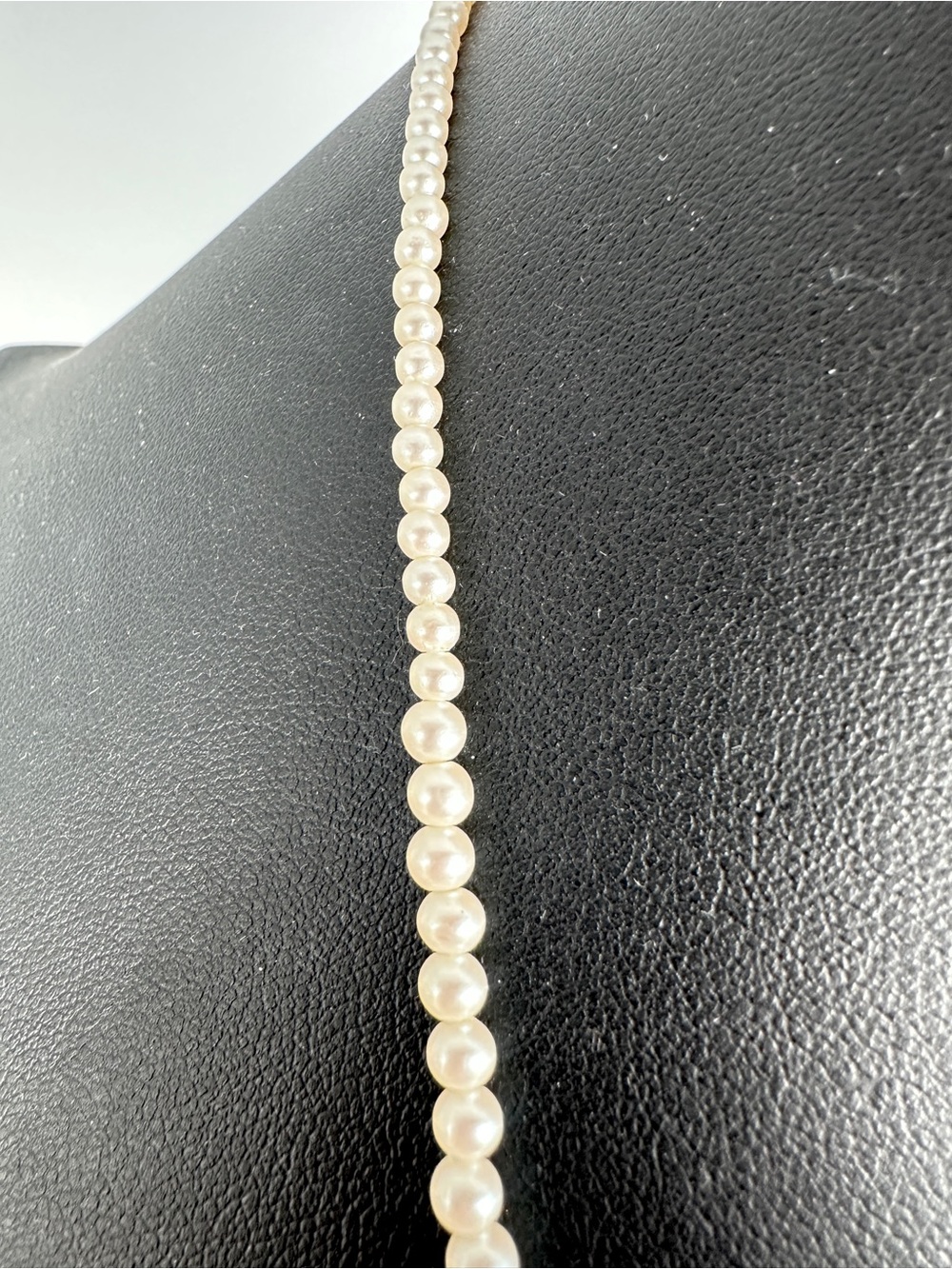 Vintage Evoke Cream Graduated Glass Pearl Necklace Dainty Delicate 24” Classic - Picture 3 of 9